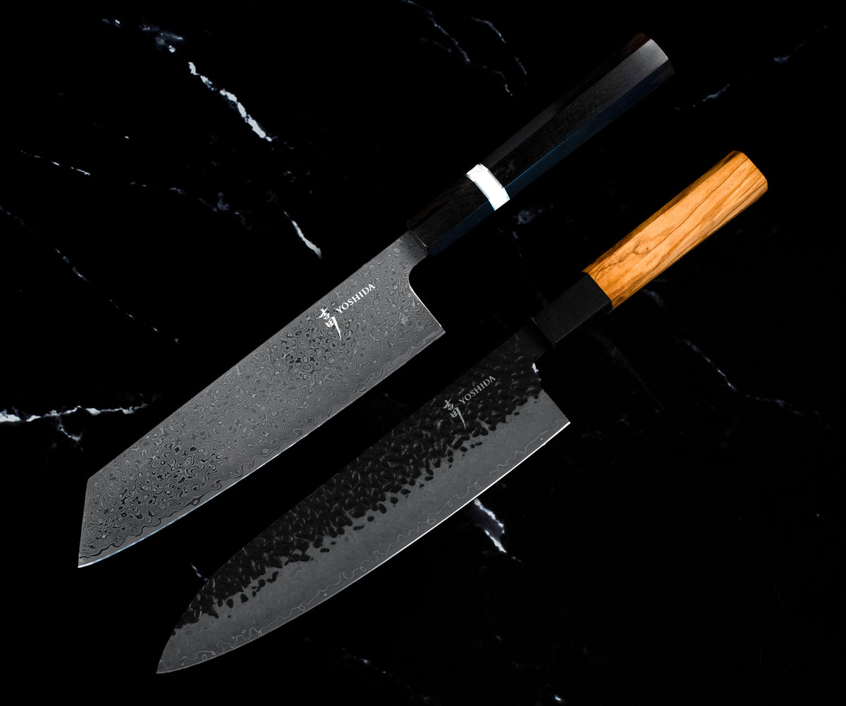 Set Yoshida : Kiritsuke 18 cm en Damas AUS-10 et Gyuto 20 cm en Damas VG-10 à manche en olivier, côte à côte