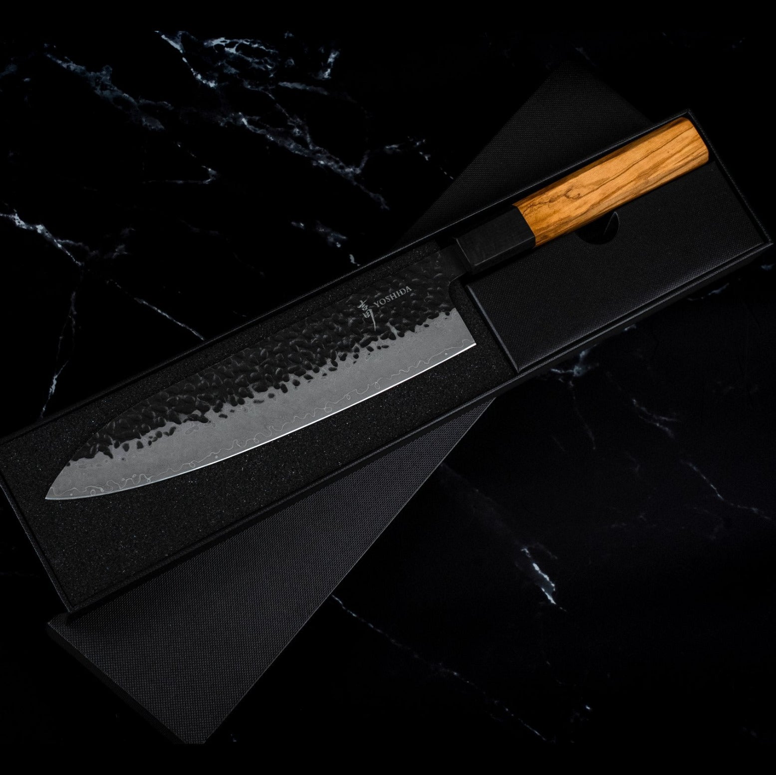 Couteau Gyuto 20 cm – Damas VG-10 et Bois d’Olivier Yoshida