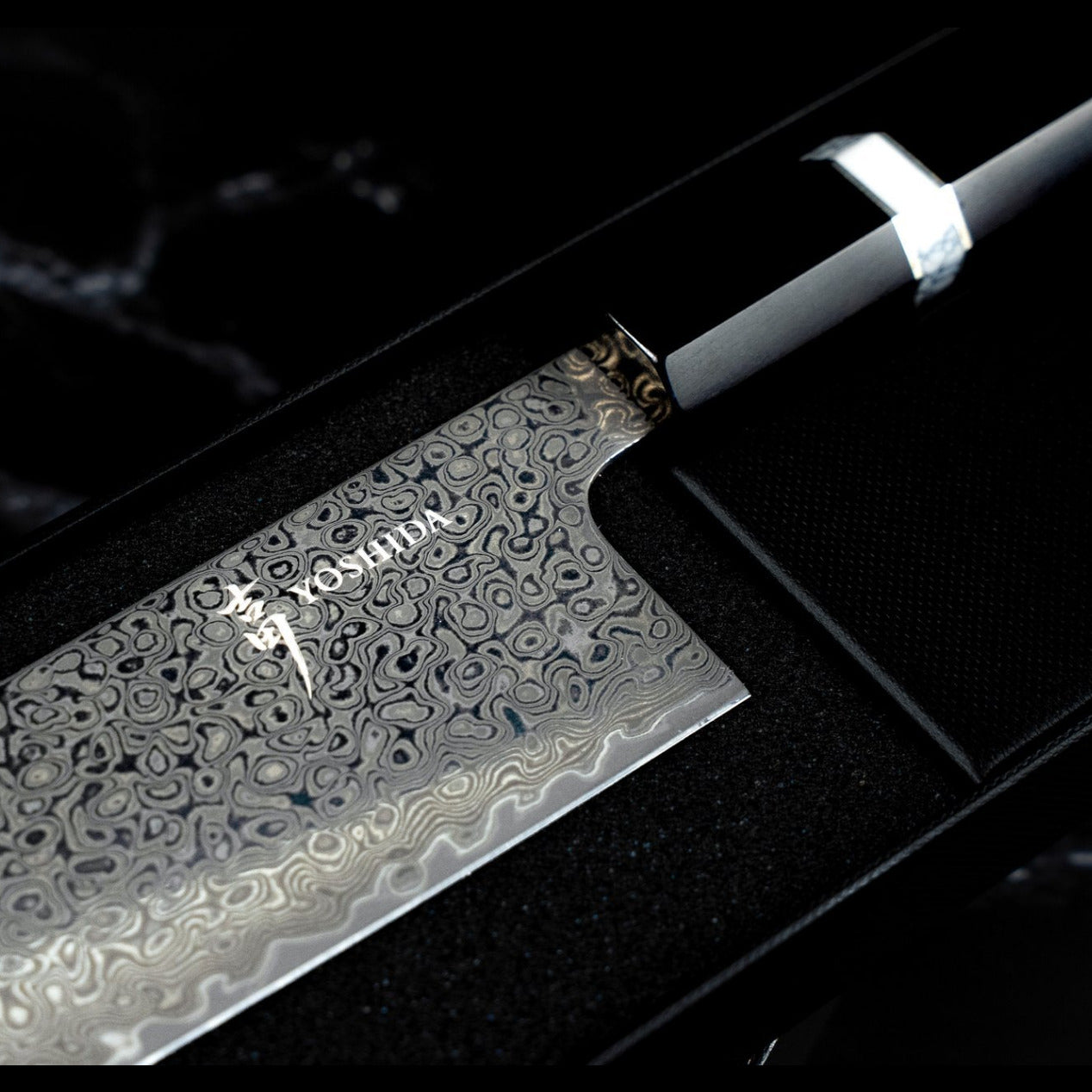 Couteau Kiritsuke 18 cm – Damas AUS-10 Manche en Bois Yoshida