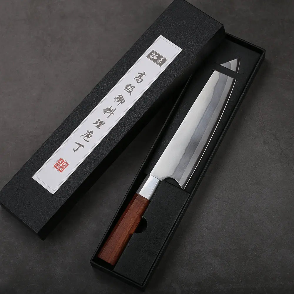 Couteau Kiritsuke japonais 20 cm en acier 440C présenté dans son coffret noir premium