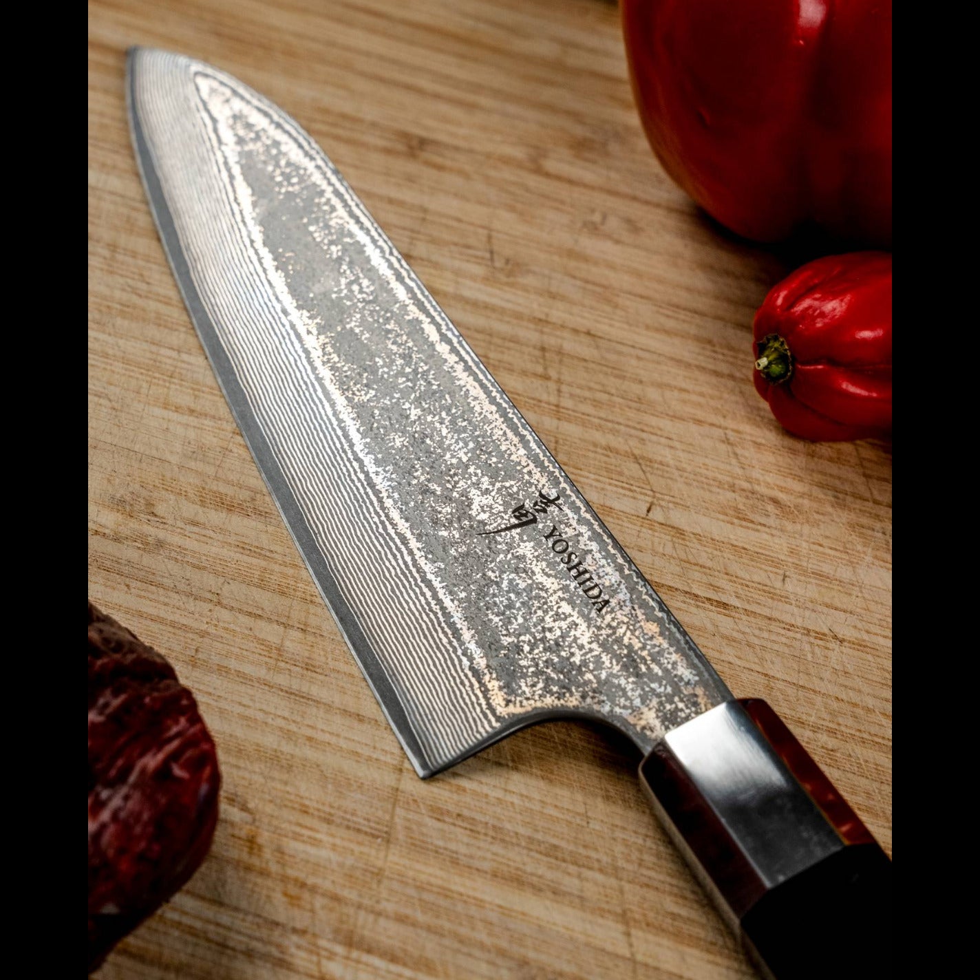 Couteau Santoku 18 cm – Damas AUS-10 Bois Noir Yoshida