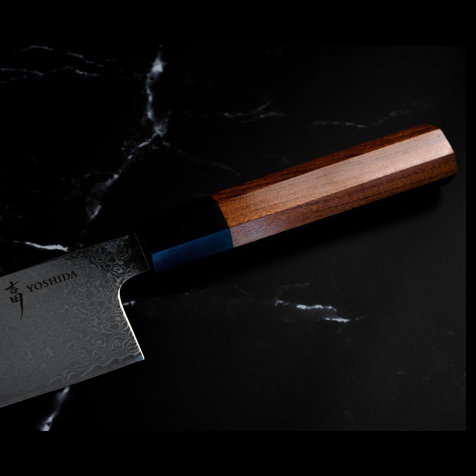 Couteau Santoku 17 cm – Damas Aus-10 Bois de Rose Yoshida