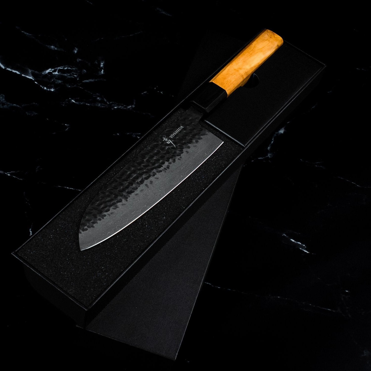 Couteau Santoku 18 cm – Damas VG-10 Bois d’Olivier Yoshida