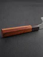 Manche en bois de rose d’un couteau japonais Kiritsuke avec lame en acier Damas