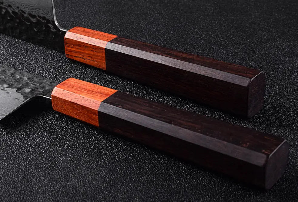 Manche en pakkawood noir et bois contrasté du couteau japonais Gyuto Damas VG-10