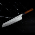 Profil du Kiritsuke 21 cm du set Kiritsuke et Gyuto : longue lame AUS-10 et manche en bois de rose, sur marbre noir